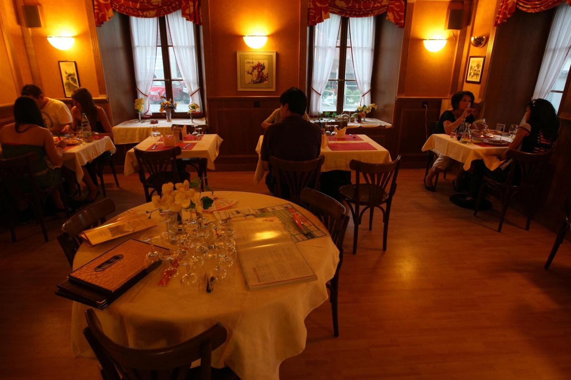 Hotel De L'Ours Vuiteboeuf Eksteriør billede