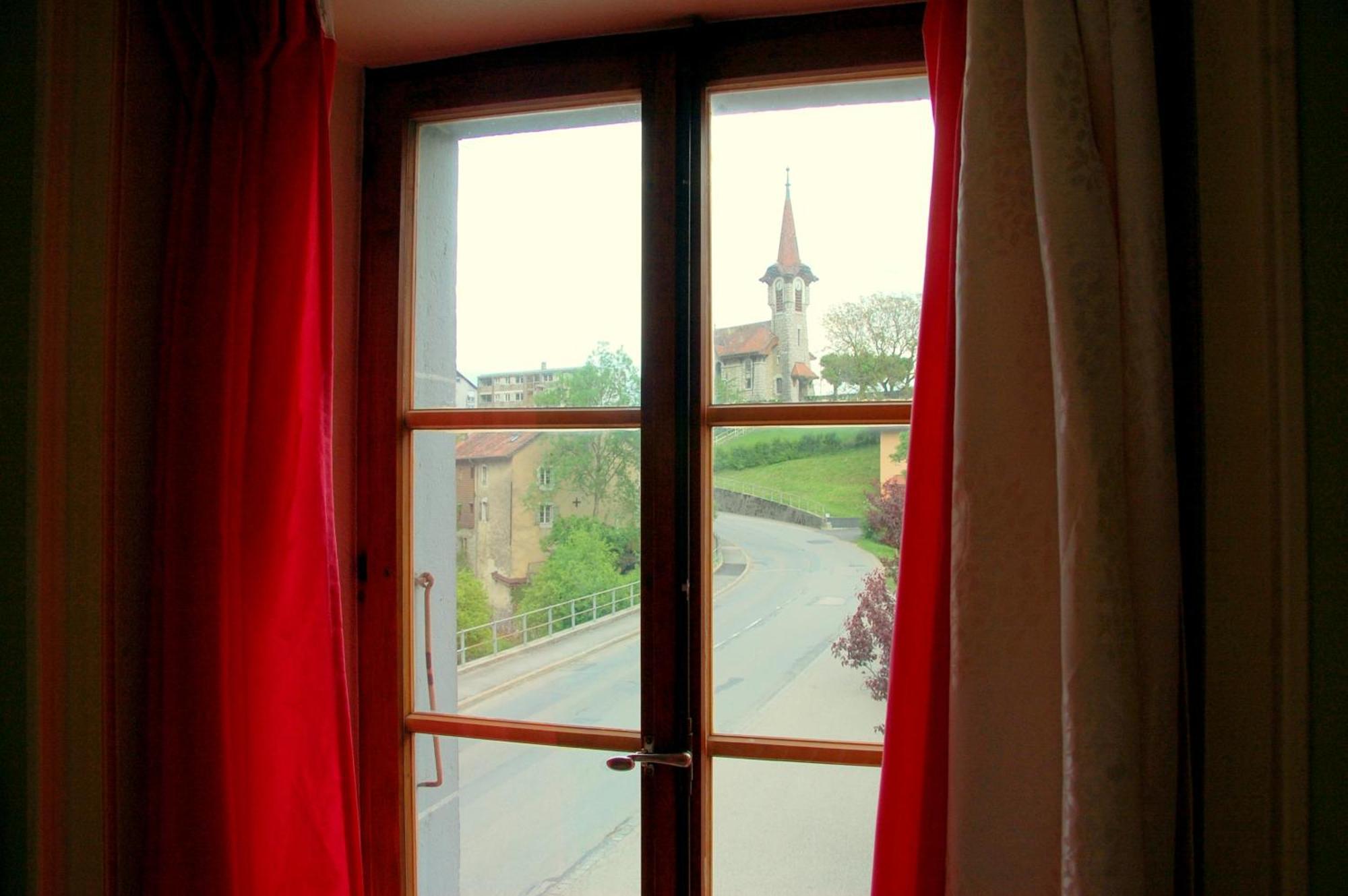 Hotel De L'Ours Vuiteboeuf Eksteriør billede