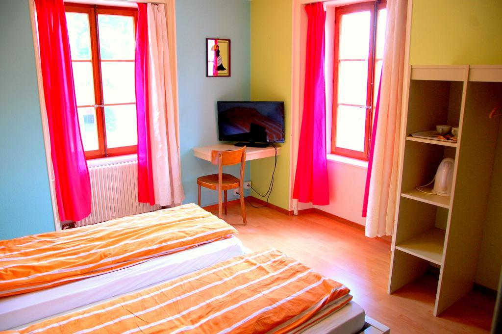 Hotel De L'Ours Vuiteboeuf Eksteriør billede