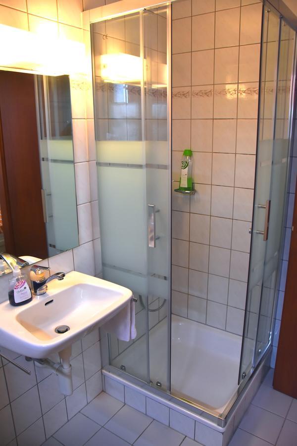Hotel De L'Ours Vuiteboeuf Eksteriør billede